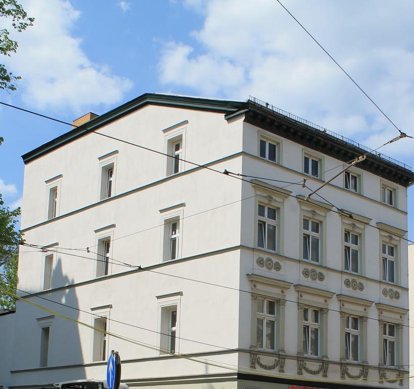 Гостевой дом Bett-Point Am Rathaus Потсдам Экстерьер фото