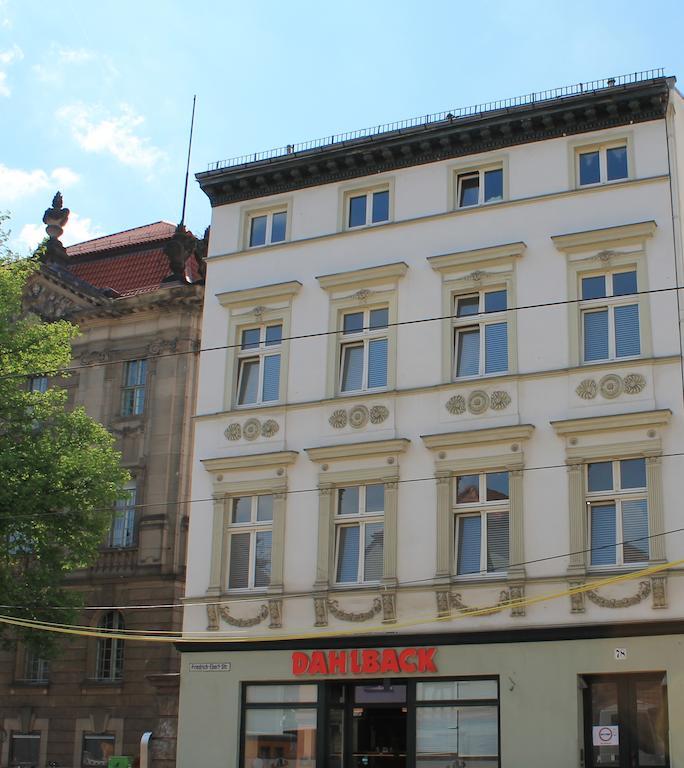 Гостевой дом Bett-Point Am Rathaus Потсдам Экстерьер фото